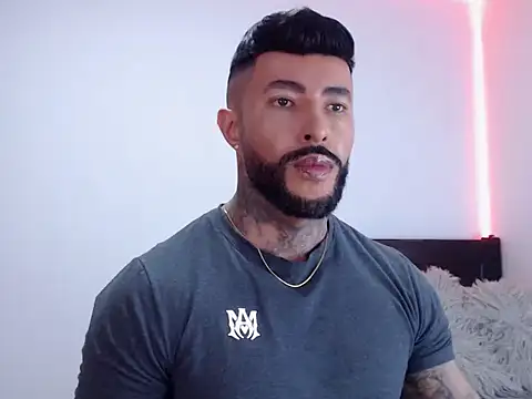 andrea de lucaa online show from 10/18/25, 11:49