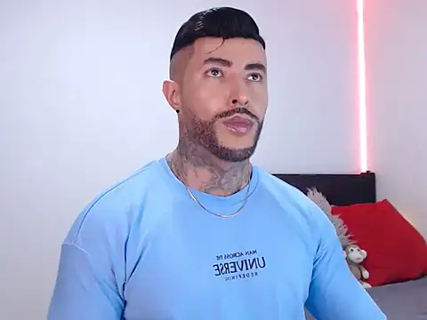 andrea de lucaa online show from 11/26/25, 04:13