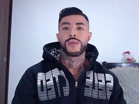 andrea de lucaa online show from 12/04/25, 01:59