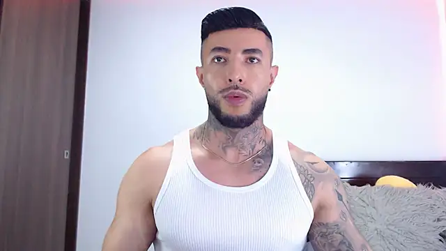 andrea de lucaa online show from 12/19/25, 01:34