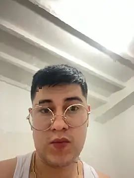 CamiloGonzales27 online show from 09/30/25, 03:44