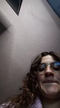 Snapshot of lindasyt chatting on 03/07/26, 03:47 lindasyt online show from 03/07/26, 03:47