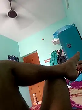 Snapshot of maddy3108 chatting on 10/15/25, 05:29 maddy3108 online show from 10/15/25, 05:29