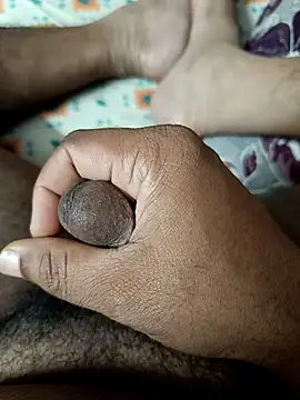 Snapshot of maddy3108 chatting on 01/13/26, 04:07 maddy3108 online show from 01/13/26, 04:07