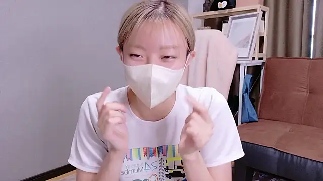 Snapshot of Nana__ch chatting on 09/22/25, 05:09 Nana  ch online show from 09/22/25, 05:09