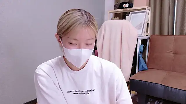 Snapshot of Nana__ch chatting on 09/25/25, 05:11 Nana  ch online show from 09/25/25, 05:11