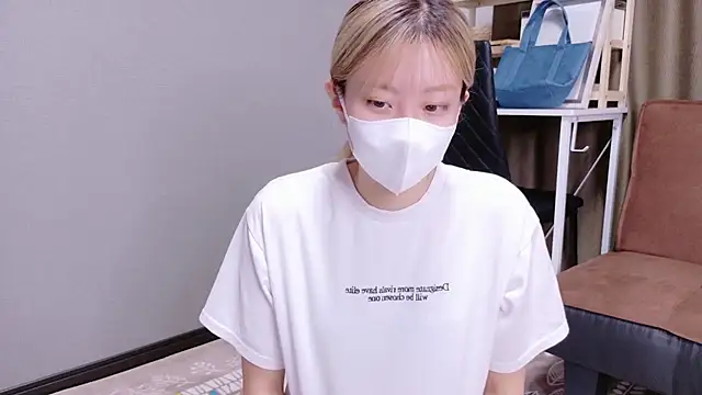 Snapshot of Nana__ch chatting on 10/07/25, 05:15 Nana  ch online show from 10/07/25, 05:15