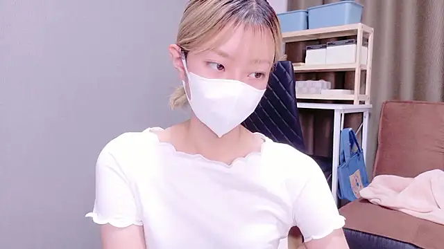 Snapshot of Nana__ch chatting on 10/29/25, 11:01 Nana  ch online show from 10/29/25, 11:01