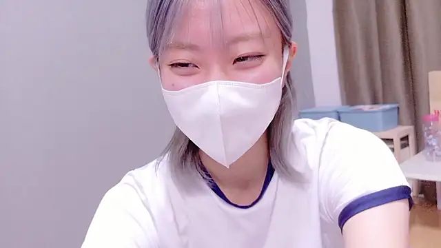 Snapshot of Nana__ch chatting on 10/31/25, 04:24 Nana ch online show from 10/31/25, 04:24