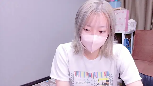 Snapshot of Nana__ch chatting on 11/04/25, 05:06 Nana ch online show from 11/04/25, 05:06