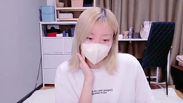 Snapshot of Nana__ch chatting on 12/01/25, 05:56 Nana ch online show from 12/01/25, 05:56