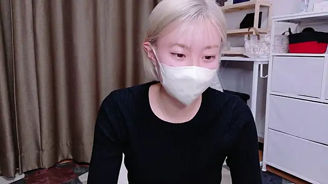 Snapshot of Nana__ch chatting on 02/14/26, 03:42 Nana ch online show from 02/14/26, 03:42