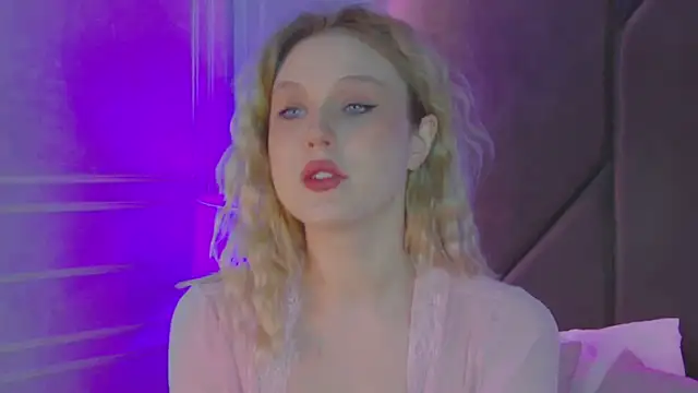 Snapshot of CaitlinSugar chatting on 01/19/26, 05:00 CaitlinSugar online show from 01/19/26, 05:00