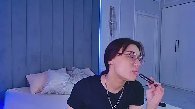 VioletAsh online show from 06/22/26, 04:42