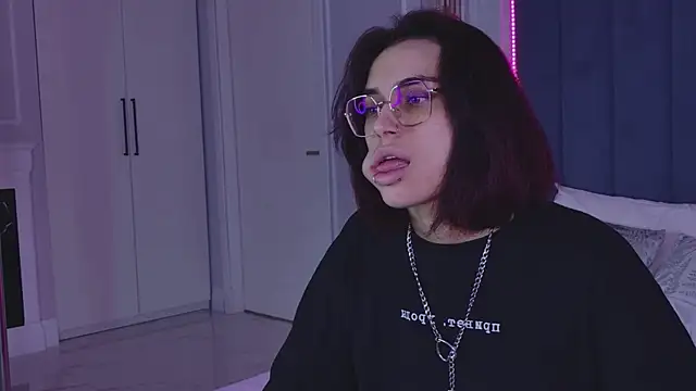 VioletAsh online show from 07/13/26, 04:48