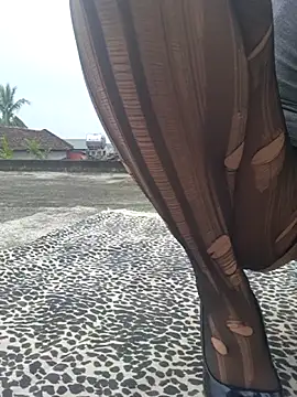 hello mie online show from 12/16/25, 02:16