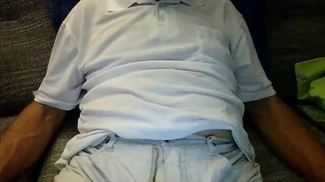 Snapshot of velikifant7 chatting on 11/10/25, 05:23 velikifant7 online show from 11/10/25, 05:23