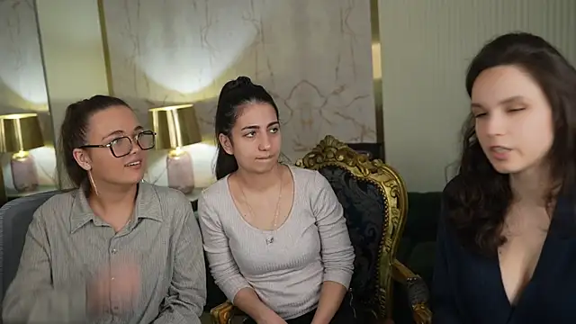 Snapshot of Cleo054 chatting on 03/06/26, 11:28 Cleo054 online show from 03/06/26, 11:28