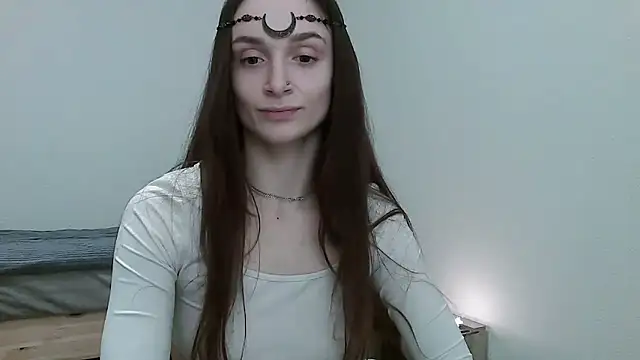   Leyla   online show from 11/29/25, 07:50