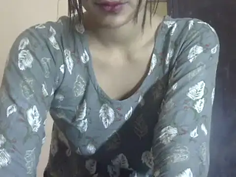 Snapshot of Nura7 chatting on 05/05/26, 02:14 Nura7 online show from 05/05/26, 02:14