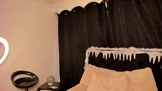 Tiffany Nm online show from 11/30/25, 12:53