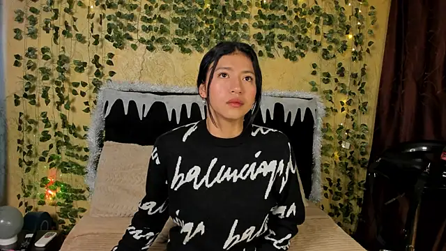 Tiffany Nm online show from 12/22/25, 02:25