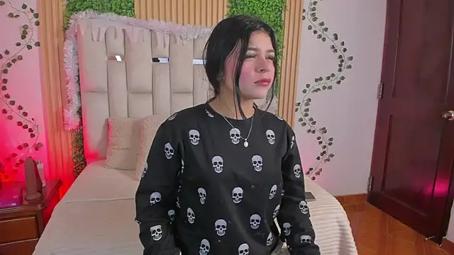 Snapshot of Jade_Nmm chatting on 12/19/25, 01:07 Jade Nmm online show from 12/19/25, 01:07