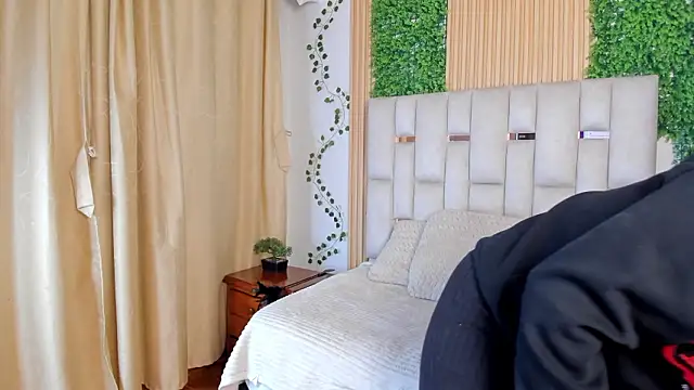 Snapshot of Jade_Nmm chatting on 02/24/26, 12:36 Jade Nmm online show from 02/24/26, 12:36