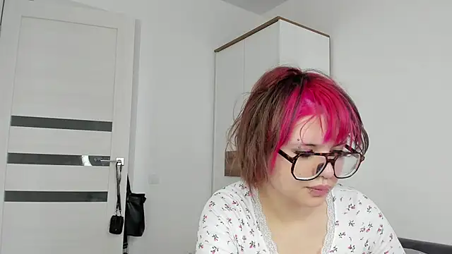 VerniceEngelking online show from 06/14/26, 06:15