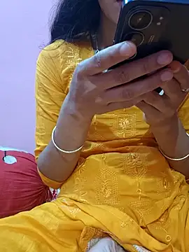 Snapshot of maya-Couple19 chatting on 03/05/26, 05:09 maya-Couple19 online show from 03/05/26, 05:09