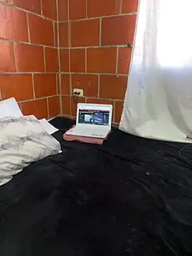 Emma  cumlovee online show from 10/24/25, 09:00