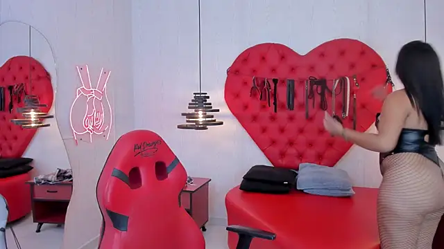 Miiaa Foxyy  online show from 10/18/25, 03:31