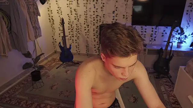 RusBradPitt online show from 09/26/25, 11:14