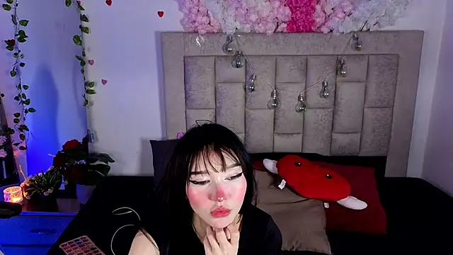 Snapshot of Isla_rosee18 chatting on 04/25/26, 01:30 Isla rosee18 online show from 04/25/26, 01:30