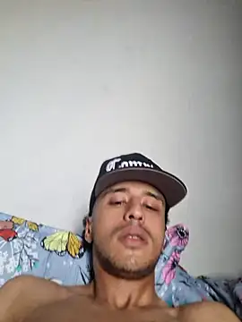 Snapshot of Santi2323xxX chatting on 05/06/26, 09:42 Santi2323xxX online show from 05/06/26, 09:42