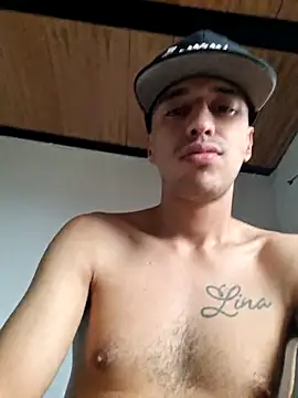 Snapshot of Santi2323xxX chatting on 07/08/26, 10:25 Santi2323xxX online show from 07/08/26, 10:25