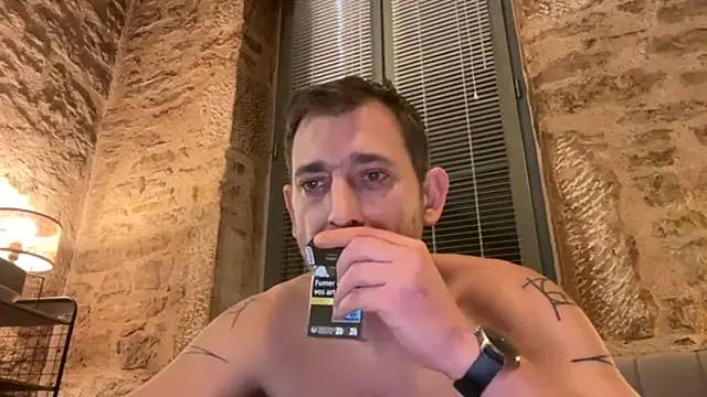 Snapshot of tamtamat46 chatting on 11/06/25, 05:14 tamtamat46 online show from 11/06/25, 05:14