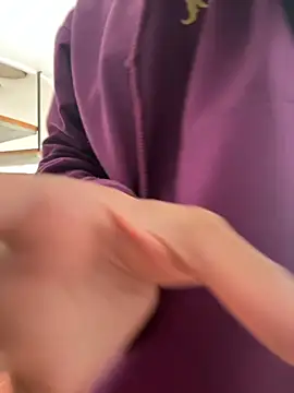 Snapshot of sabrina_rosee chatting on 10/16/25, 12:39 sabrina rosee online show from 10/16/25, 12:39