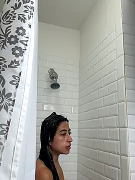 Snapshot of OwnedBySky chatting on 09/10/25, 01:16 OwnedBySky online show from 09/10/25, 01:16