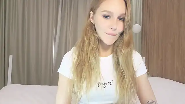 Snapshot of Brigitte_Bardot chatting on 09/17/25, 05:31 Brigitte Bardot online show from 09/17/25, 05:31