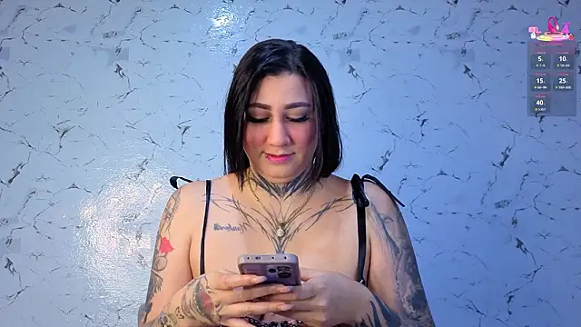 Snapshot of andrea_miller1 chatting on 03/11/26, 06:30 andrea miller1 online show from 03/11/26, 06:30