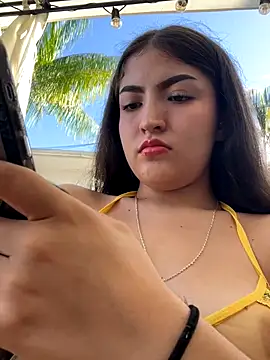 Snapshot of Gaby-Herrera chatting on 10/18/25, 08:42 Gaby-Herrera online show from 10/18/25, 08:42