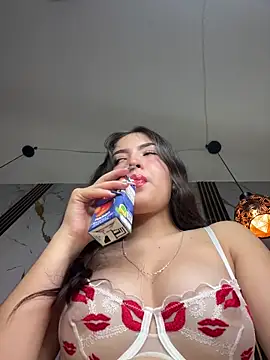 Snapshot of Gaby-Herrera chatting on 10/29/25, 08:21 Gaby-Herrera online show from 10/29/25, 08:21