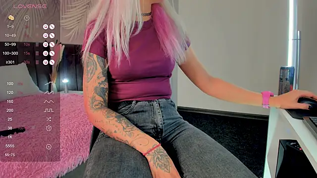 Kira Key online show from 09/16/25, 01:50