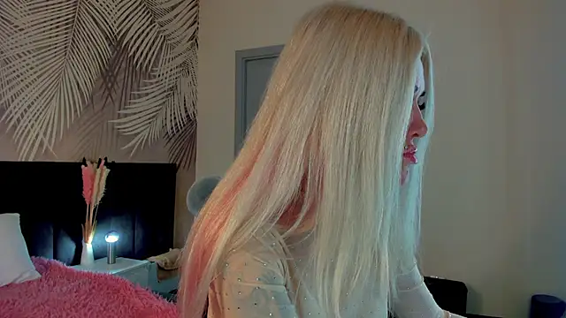 Kira Key online show from 09/24/25, 01:31