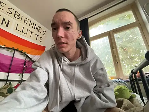 Snapshot of Styxlust chatting on 10/10/25, 02:16 Styxlust online show from 10/10/25, 02:16