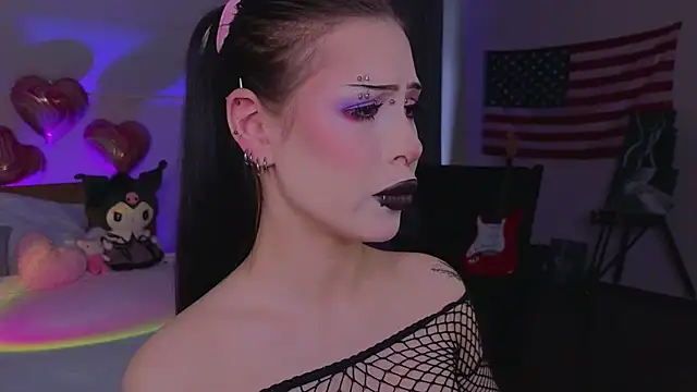 Snapshot of venomeowww__ chatting on 02/15/26, 03:25 venomeowww online show from 02/15/26, 03:25