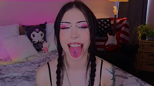 Snapshot of venomeowww__ chatting on 02/23/26, 03:48 venomeowww online show from 02/23/26, 03:48