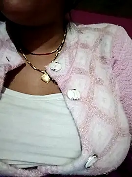 Snapshot of CUTGIRL76 chatting on 01/12/26, 01:11 CUTGIRL76 online show from 01/12/26, 01:11