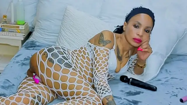 CaramelNatashaxx online show from 10/26/25, 02:06